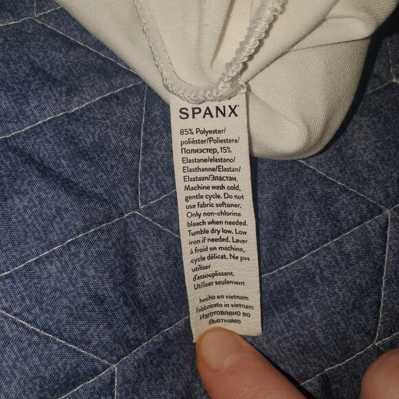 Spanx Size L Wrap Back Long Sleeve T-Shirt Open Back Thumbholes Workout FLAW - Picture 7 of 9